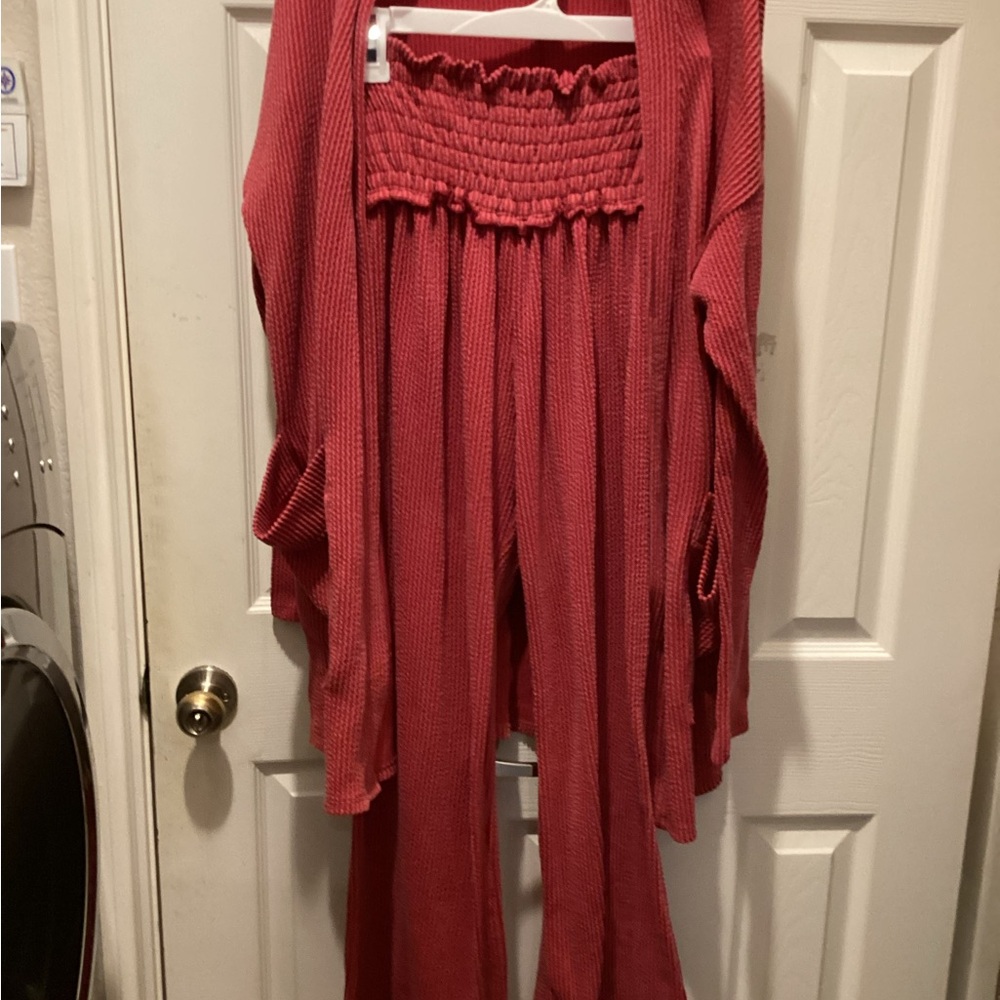 LG Red Ribbed Knit Top - Picture 2 of 10